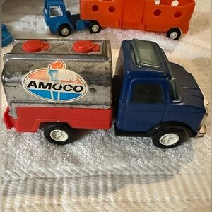 AMOCO Blue and Red Toootsie toy Tanker Truck D-102
